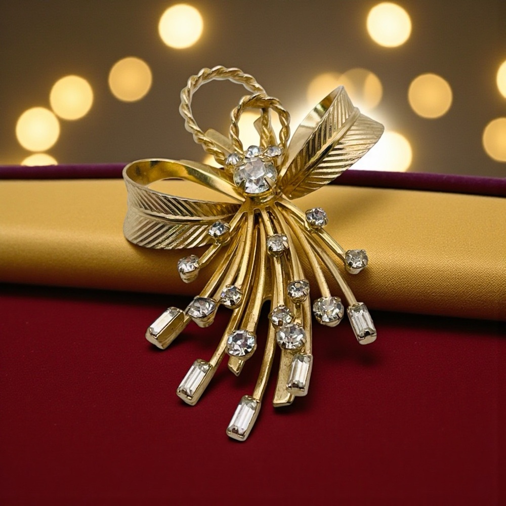 Dazzling Vintage Sarah Coventry Rhinestone Spray and Bow Brooch Estate Pc